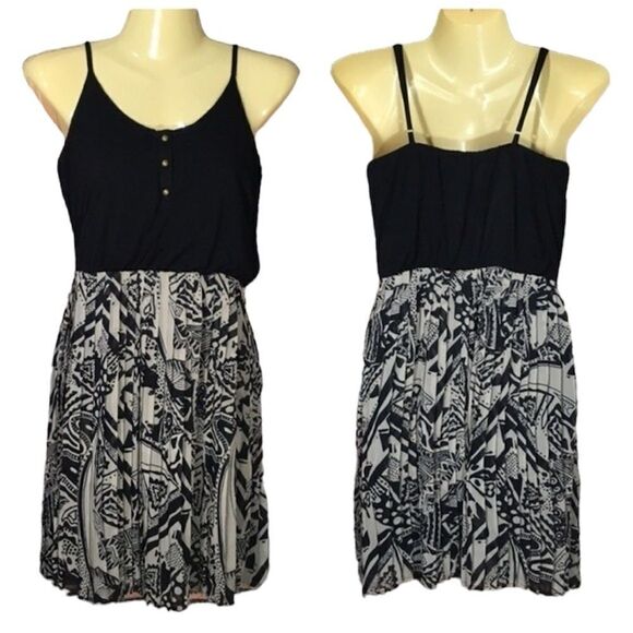 LUSH BOHEMIAN ABSTRACT‎ PLEATED SPAGETTI STRAP MINI DRESS SZ SMALL - Picture 1 of 10